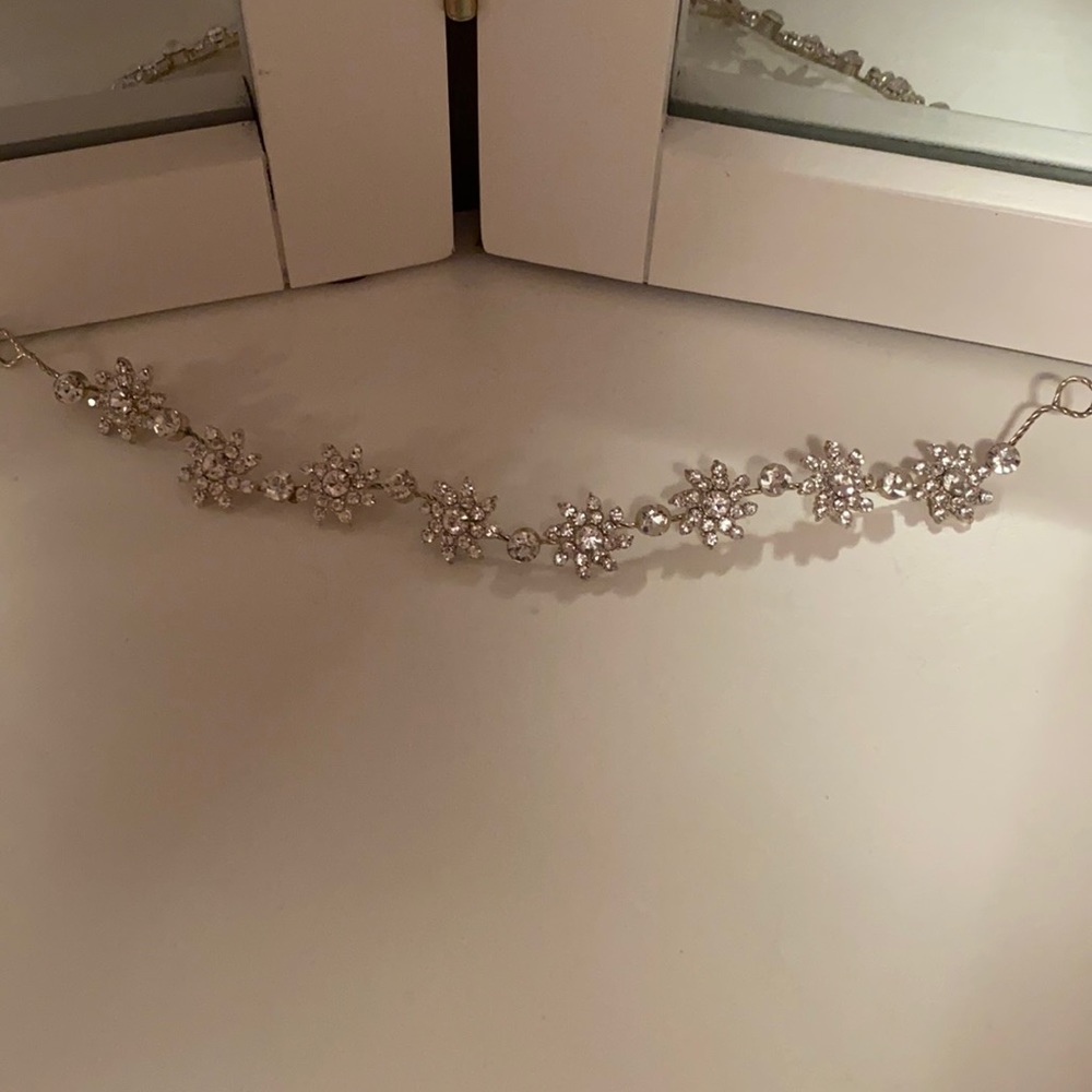 Hairpiece and bracelet